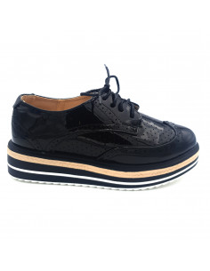 Derby noir en vernis à lacets 2